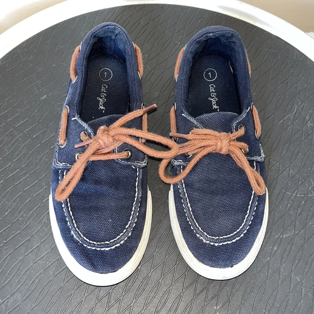 Cat‎ & Jack Boy slip on Boat shoes size 1